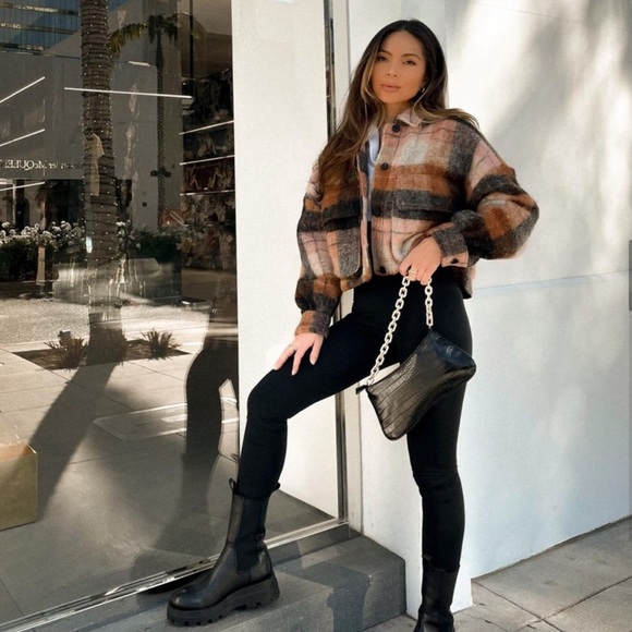 Zara Jackets & Blazers - Zara Cropped Plaid Shacket